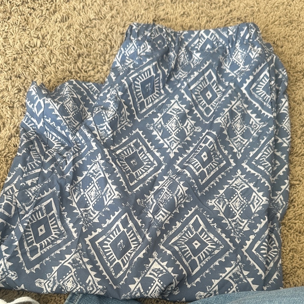 Blue Geometric Print Capris